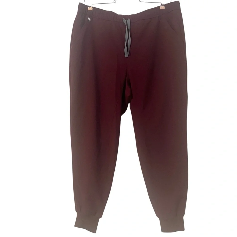 Figs Men's Tansen Jogger Scrub Pants in Burgundy Sz XL Short Pull-on Comfort
